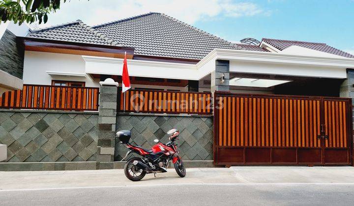 Rumah Mewah 261m2 Baru Dekat Fave Hotel Manahan Solo