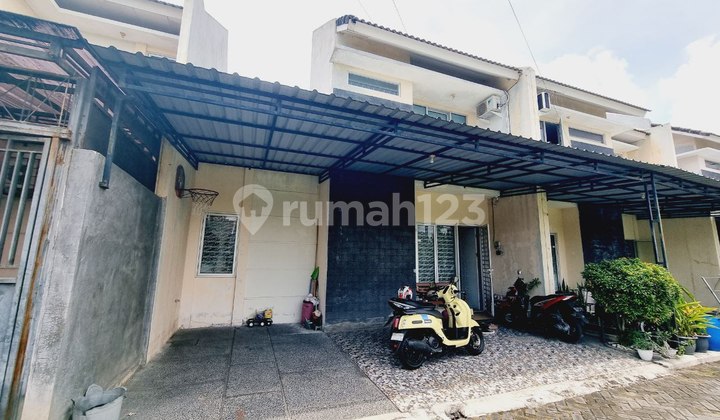 Rumah Cantik 2lt Di Cluster One Gate Sukoharjo