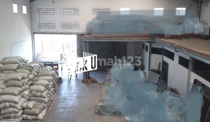 Strategic Warehouse 3,500m² with Tronton Access in Solo Strategic Warehouse 3,500m² with Tronton Access in Solo