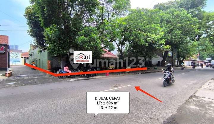Rumah Klasik Hitung Tanah 596m² Strategis Tengah Kota Solo 2