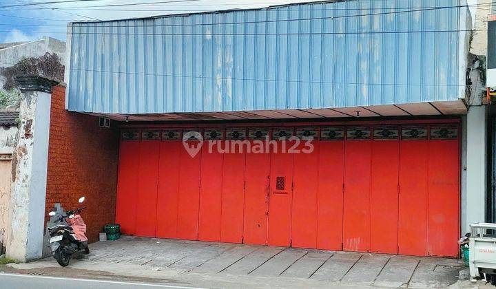 Ruang Usaha Plus Hunian Di Tepi Jalan Raya Laweyan Solo Kota