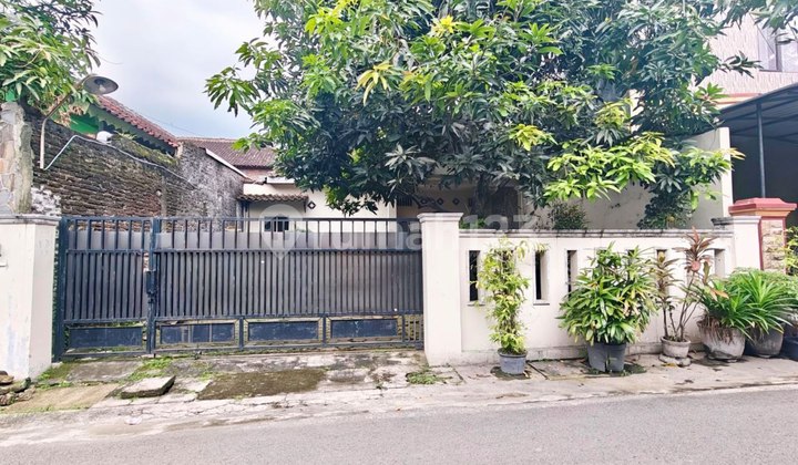 Rumah Bagus Luas Dekat Kampus Unisri Solo