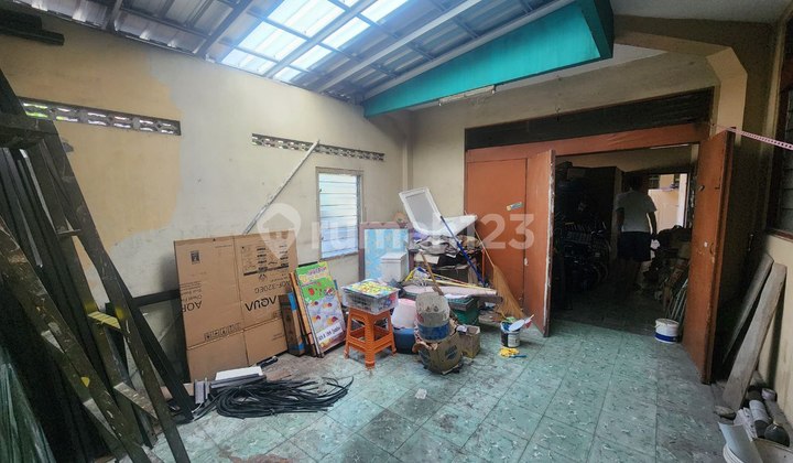 Rumah Second Luas Lokasi Premium Pusat Kota 2