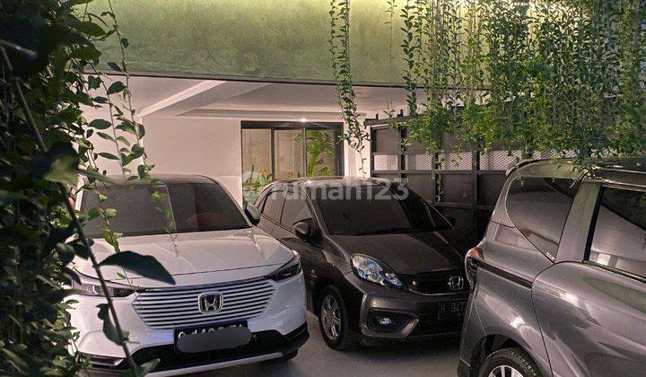 Rumah Mewah Tropical Minimalis Ada Private Pool Solo Kota