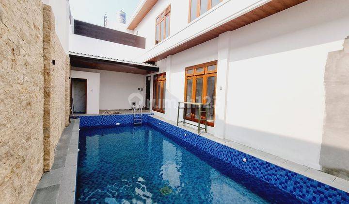 Rumah Mewah 2 Lt Ada Pool Finishing Solo Kota 1