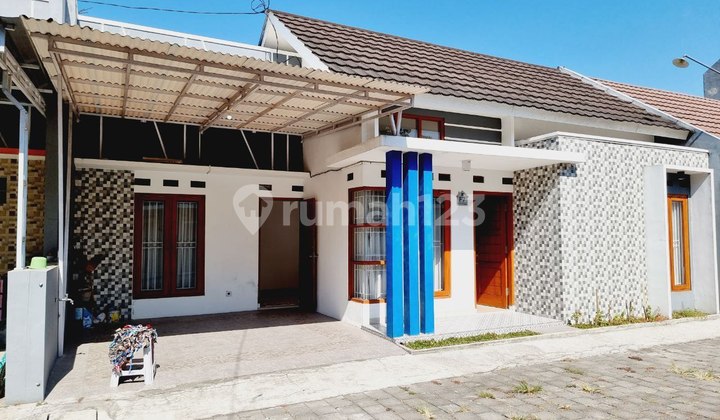 Beautiful Comfortable 73m² Semi Furnished House In Karanganyar Cluster 1