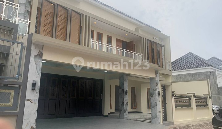 Rumah Mewah 2 Lt Bangunan Kokoh Minimalis Strategis Di Solo Baru