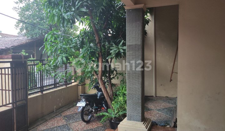 Rumah Bagus 2Lt Strategis di Tengah Kota Solo 2