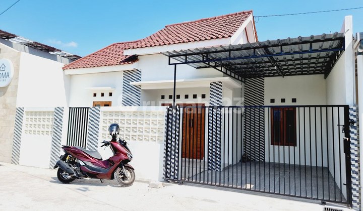 1 Unit Rumah Bagus Strategis Dekat Kampus Solo 1 Unit Rumah Bagus Strategis Dekat Kampus Solo