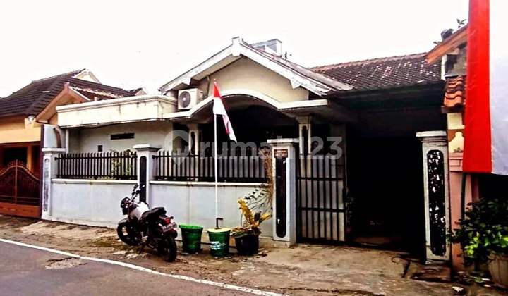 Rumah Second Bangunan Lama Kokoh Di Solo 2