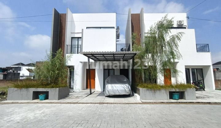 Rumah Cantik di Cluster Mewah Dekat Ums Rumah Cantik di Cluster Mewah Dekat Ums