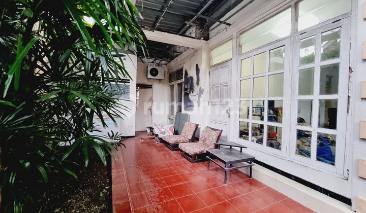 Rumah Nyaman Dan Luas Plus Bangunan Kost 2lt Di Solo Kota 2