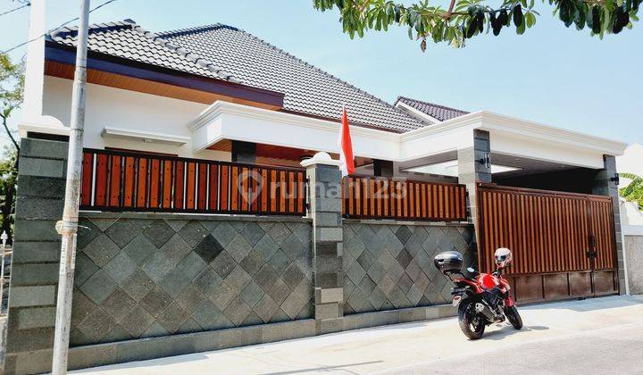 Rumah Mewah 261m2 Istimewa Gress Solo Kota 2