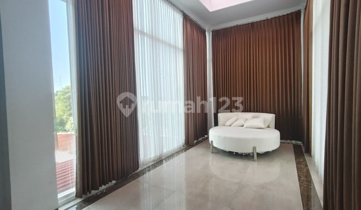 Rumah Mewah Furnish 2lt Dan Kolam Renang 1 Ring Kota Solo 2