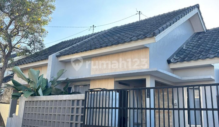Rumah Bagus Semi Furnish Di Perum Colomadu