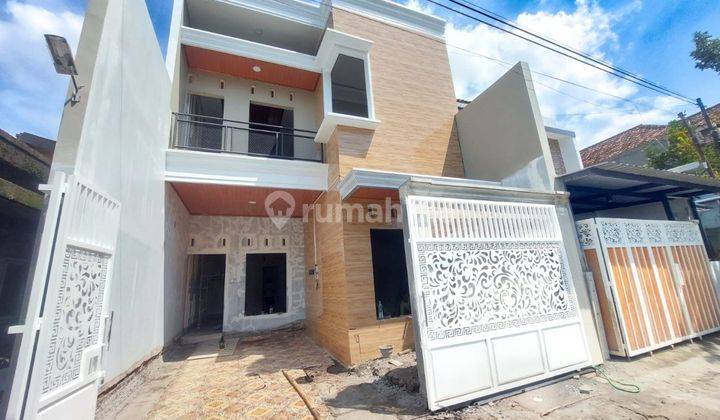 Rumah Mewah 2 Lt Gress Dekat Graha Saba Solo 1