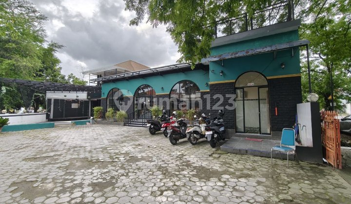 Strategic Large Business Space in the Heart of Solo City Strategic Large Business Space in the Heart of Solo City