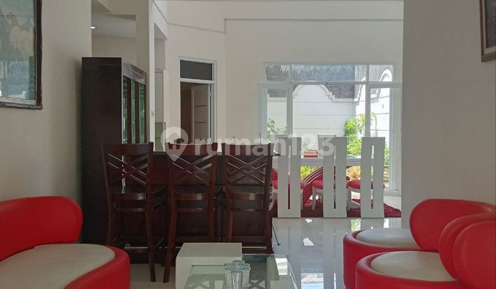 Good Ready-to-Live and Furnished House on the Edge of Solo Baru Main Road 2