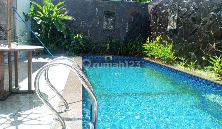 Rumah Mewah 2 Lt Include Furnish Ada Pool Di Colomadu 1