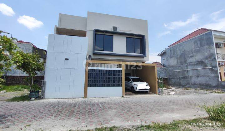 Rumah Mewah 2 Lt Nyaman Di Cluster One Gate Paulan Colomadu 2