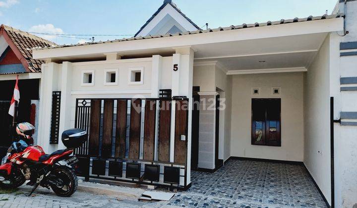 Rumah Bagus Perumahan Akses Jalan Lebar Purbayan 1