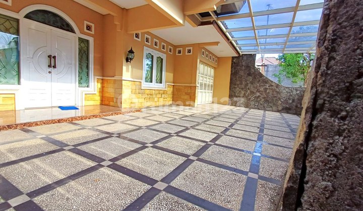 Rumah Bagus Luas Dekat Kampus Uns Dan Isi Solo 2