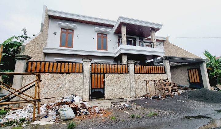 Rumah Mewah 2 Lt Ada Pool Garasi 4 Di Solo Kota