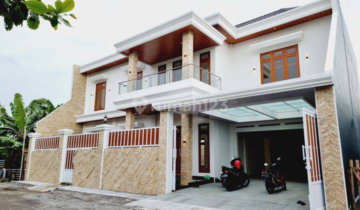 Rumah Mewah 2 Lt Ada Pool Garasi 4 Di Solo Kota 2