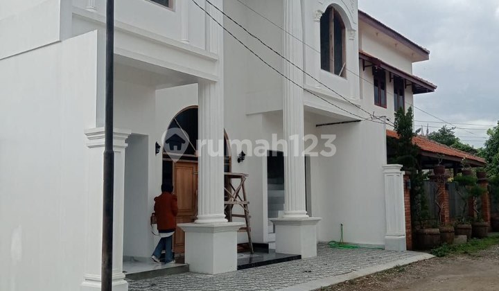 Rumah Dan Kost Aktif 3 Lt Desain Modern Classic Dekat Uns