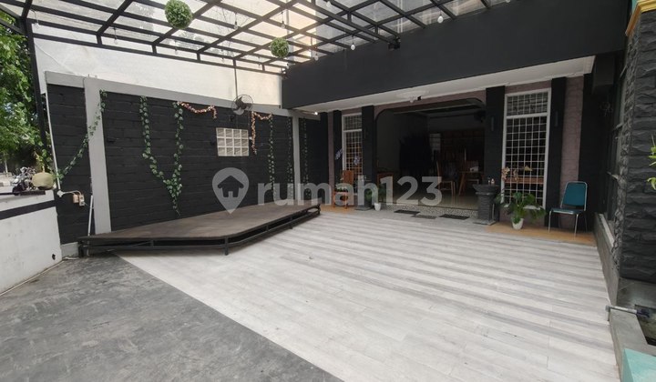 Strategic Large Business Space in the Heart of Solo City Strategic Large Business Space in the Heart of Solo City