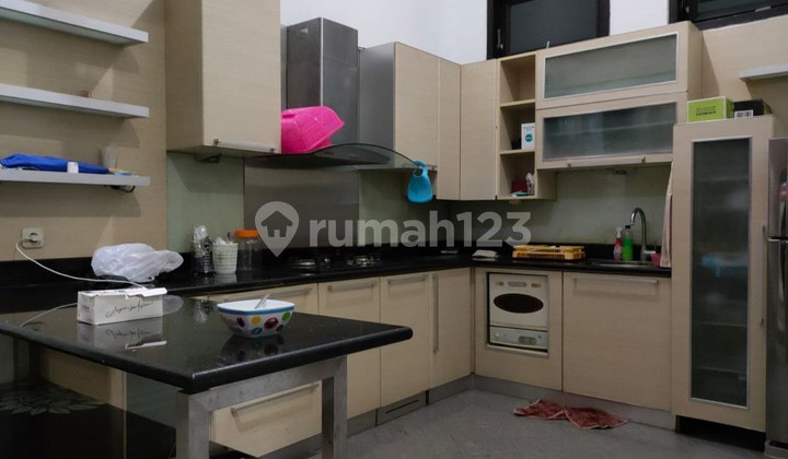Rumah Bagus Megah Strategis di Sumber Solo 2