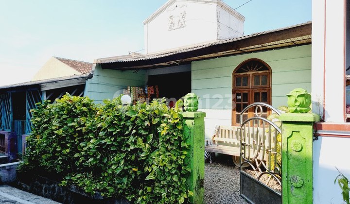 Rumah Nyaman 90m² Dekat Taman Jaya Wijaya Solo Rumah Nyaman 90m² Dekat Taman Jaya Wijaya Solo