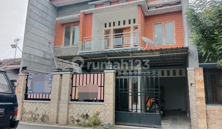 Rumah Bagus 2Lt Strategis di Purbayan Skh Rumah Bagus 2Lt Strategis di Purbayan Skh