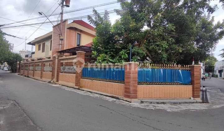 Nice Spacious Strategic House in the Center of Solo City