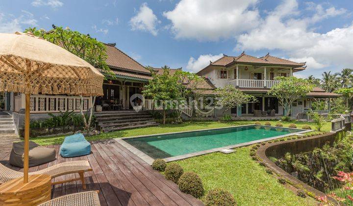 5 bedrooms Villa For Rent With Fantastic Rice Field Views, Ubud 1