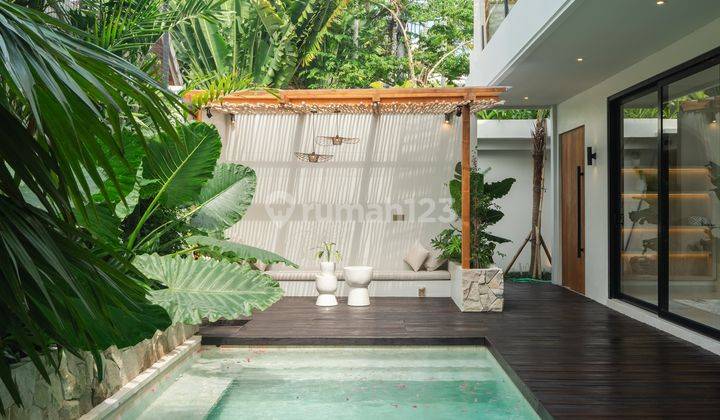 A Chic Villa With Three Bedrooms Situated In Berawa Canggu 2