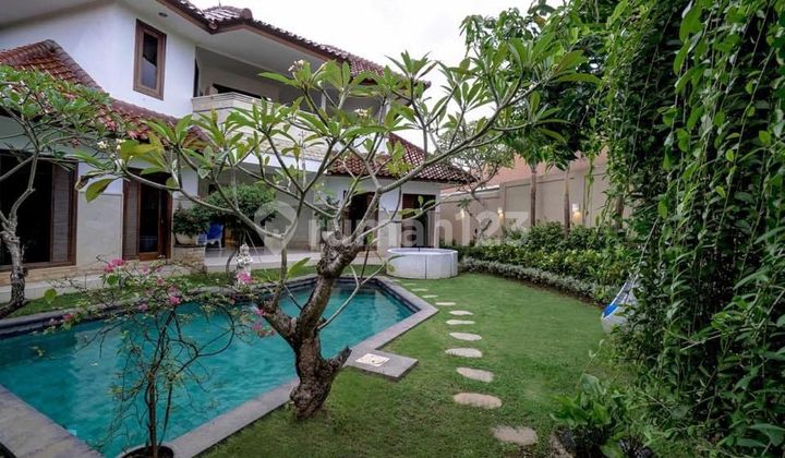 Spacious 4-Bedroom Villa For Yearly Rental In Jimbaran