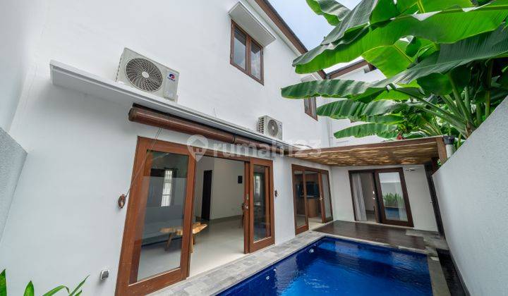 Spacious 4 Bedroom Villa For Sale In Kerobokan Residential Complex 2