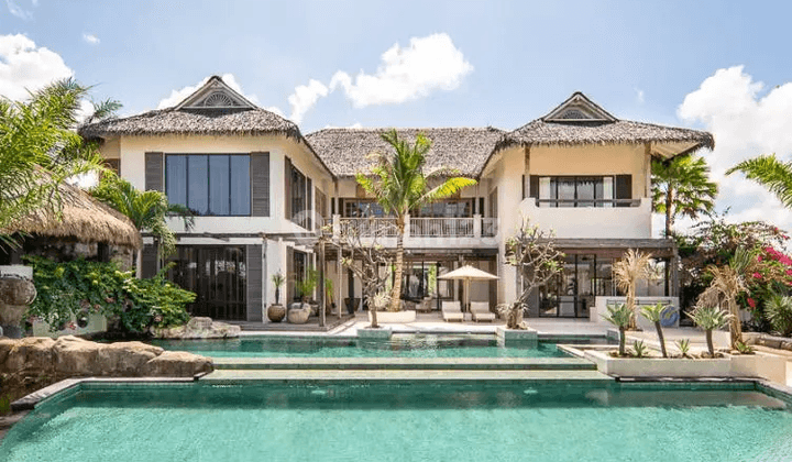 Luxurious 6 Bedroom Villa With Breathtaking Ocean View In Seseh 1