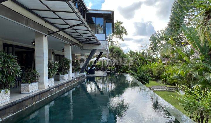 Luxurious Residences, Including Office For Sale In Canggu 1