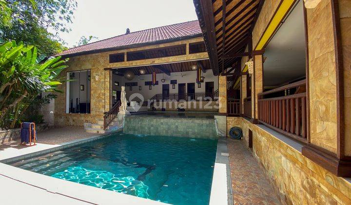 Contemporary Balinese Inspired Villa For Yearly Rental In Kerobokan 1