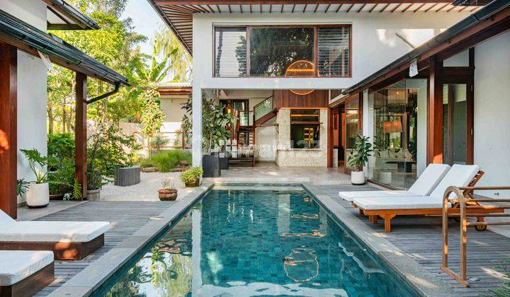 Beautiful Tropical Home With Jungle View In Tumbak Bayuh