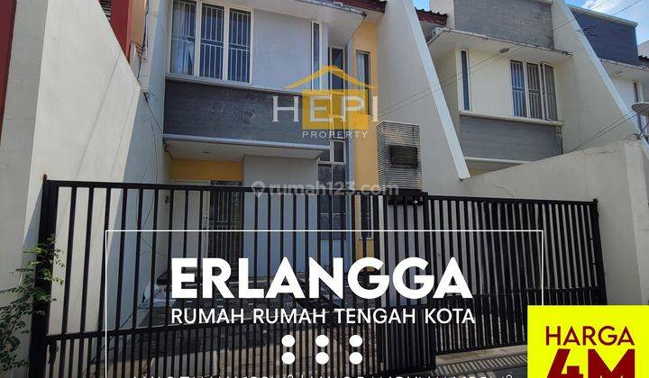 Dijual rumah di tengah kota Semarang.
Lokasi di Jl Erlangga.
 1