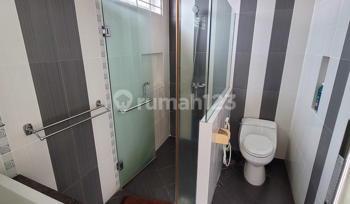 Rumah Mewah Gajahmungkur ini Kamar Tidurnya Besar Besar. Check Gambar 16