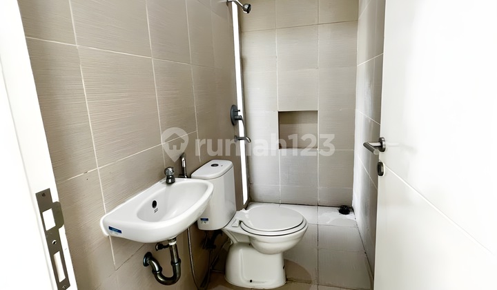 CITRAGRAND TEMBALANG, RUMAH 2 LANTAI BONUS KITCHEN SET DI CITRAGRAND SEMARANG