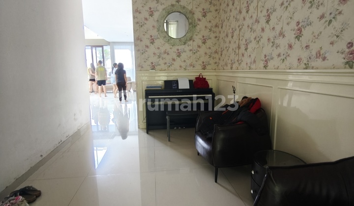 Rumah Mewah Full Furnished di Citrasun Garden Ada Kolam Renang 2