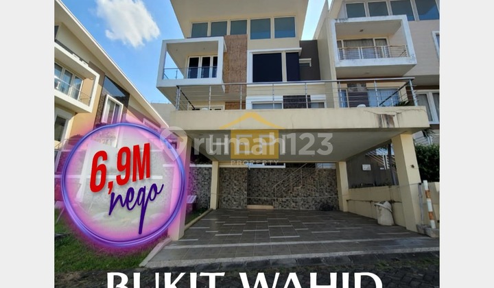 A semi-furnished 2-story luxury house in Bukit Wahid, Semarang. A semi-furnished 2-story luxury house in Bukit Wahid, Semarang.