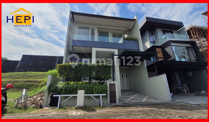 Rumah Mewah Ada Lift Di Graha Candi Golf, View Bagus