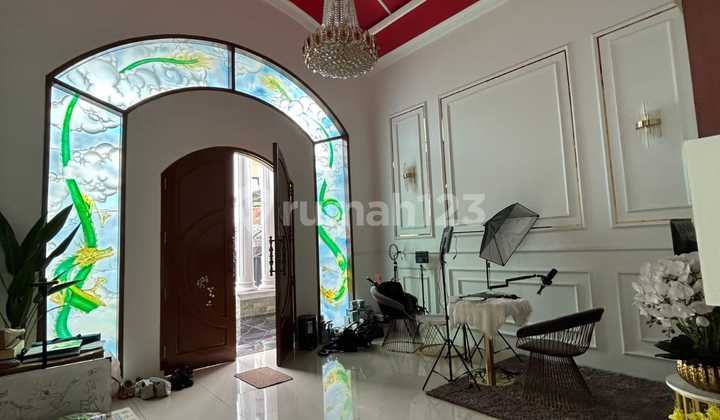 Rumah Mewah Semi Furniahed Ada Kolam Renang di Bulusan Tembalang 2