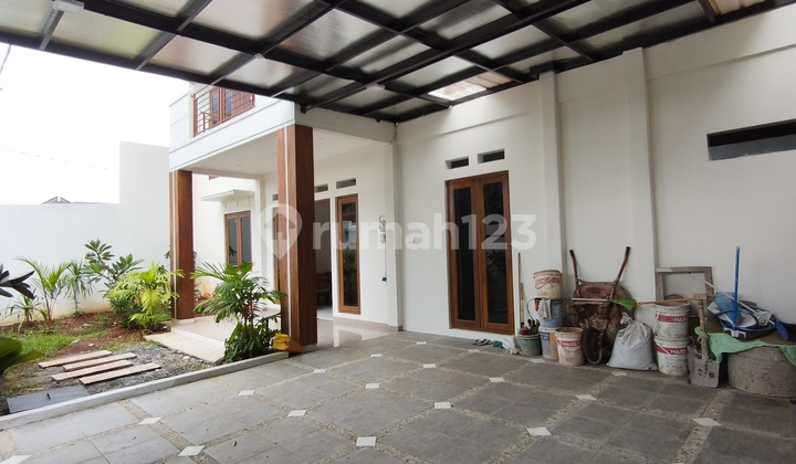Ready-to-occupy house in Banyumanik, Upper Semarang